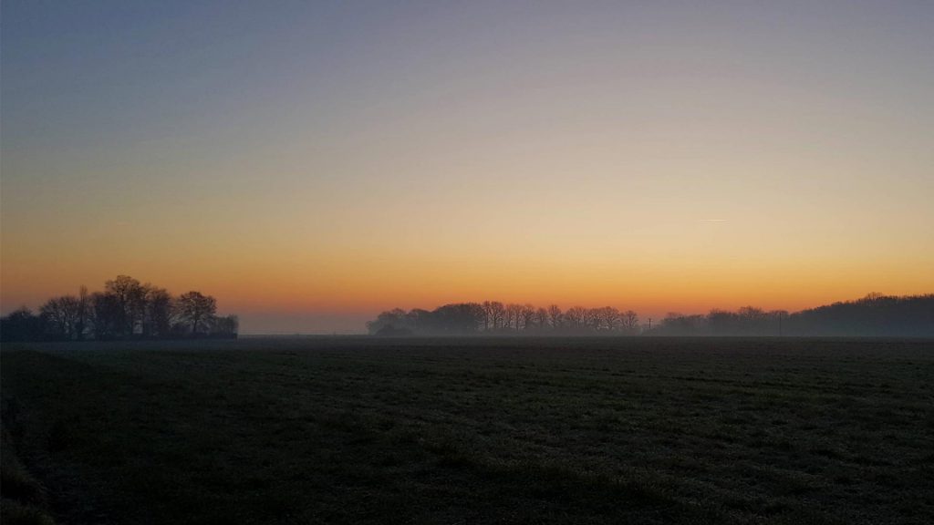 lever de soleil et brume
