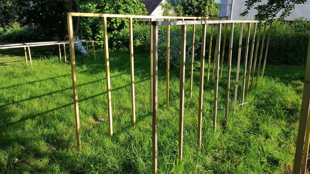 Structure des piquets pour les tomates
